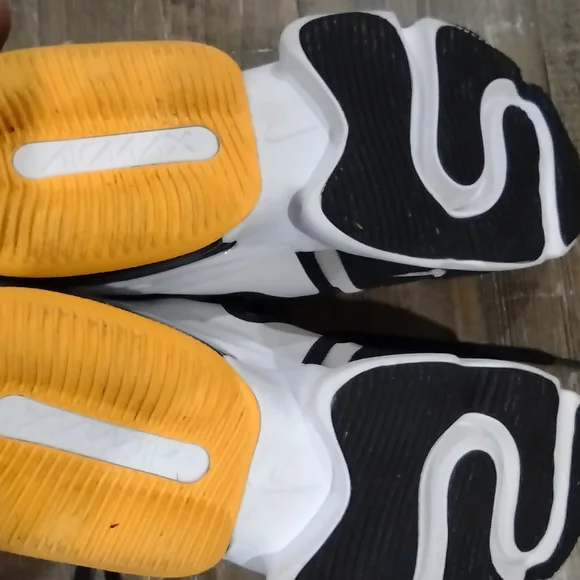 Nike Infinity - Picture 4 of 5